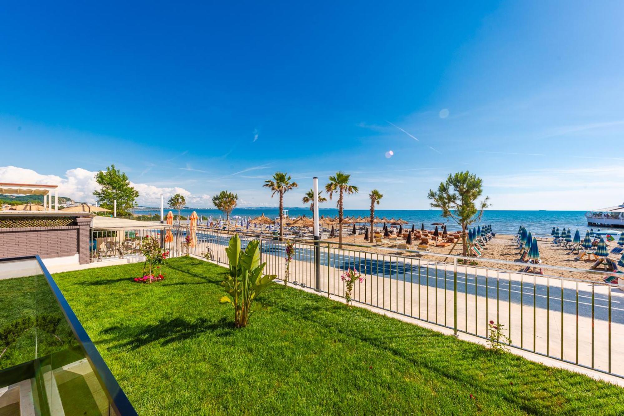 Sea View Apartments Eldo Durrës Extérieur photo