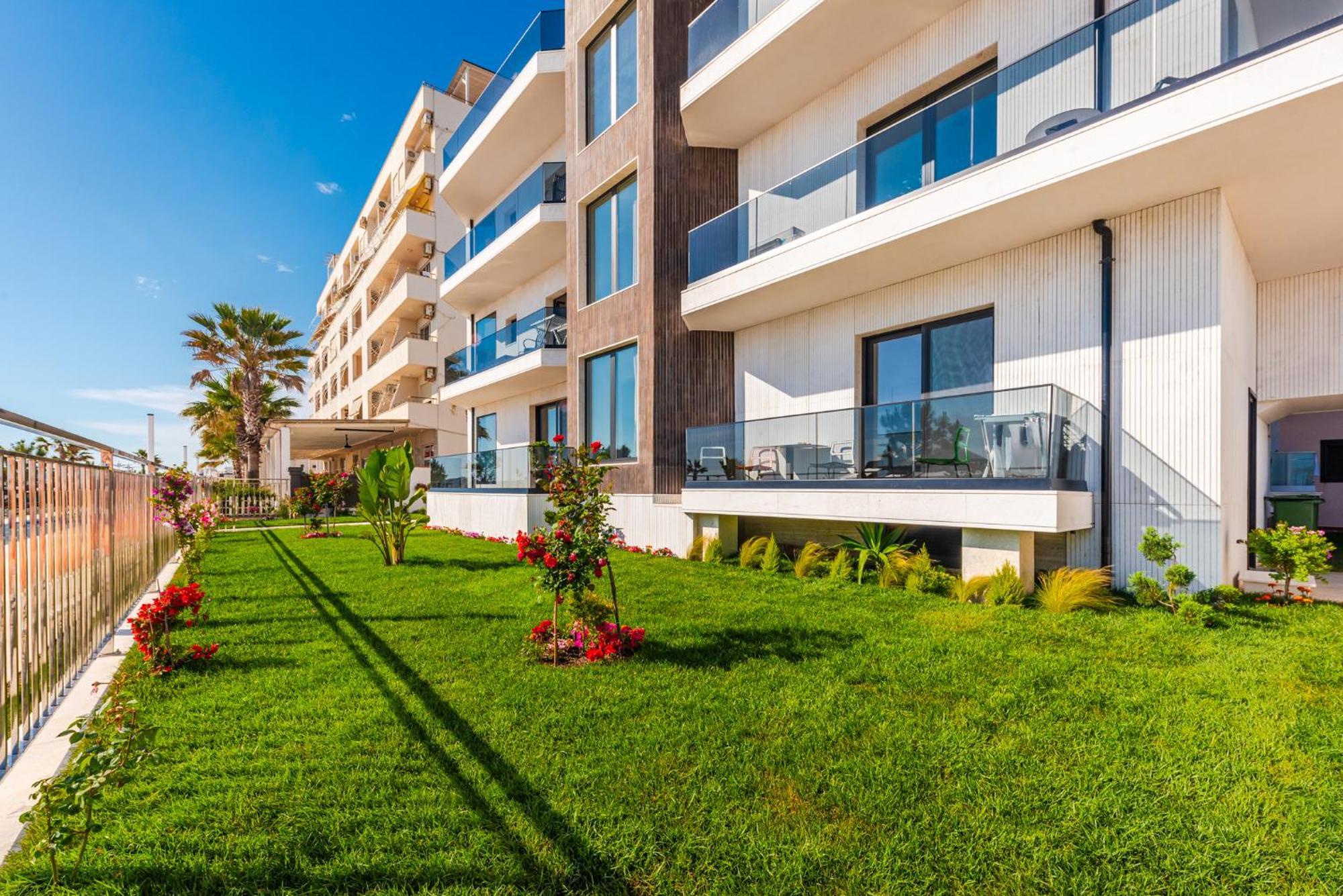 Sea View Apartments Eldo Durrës Extérieur photo