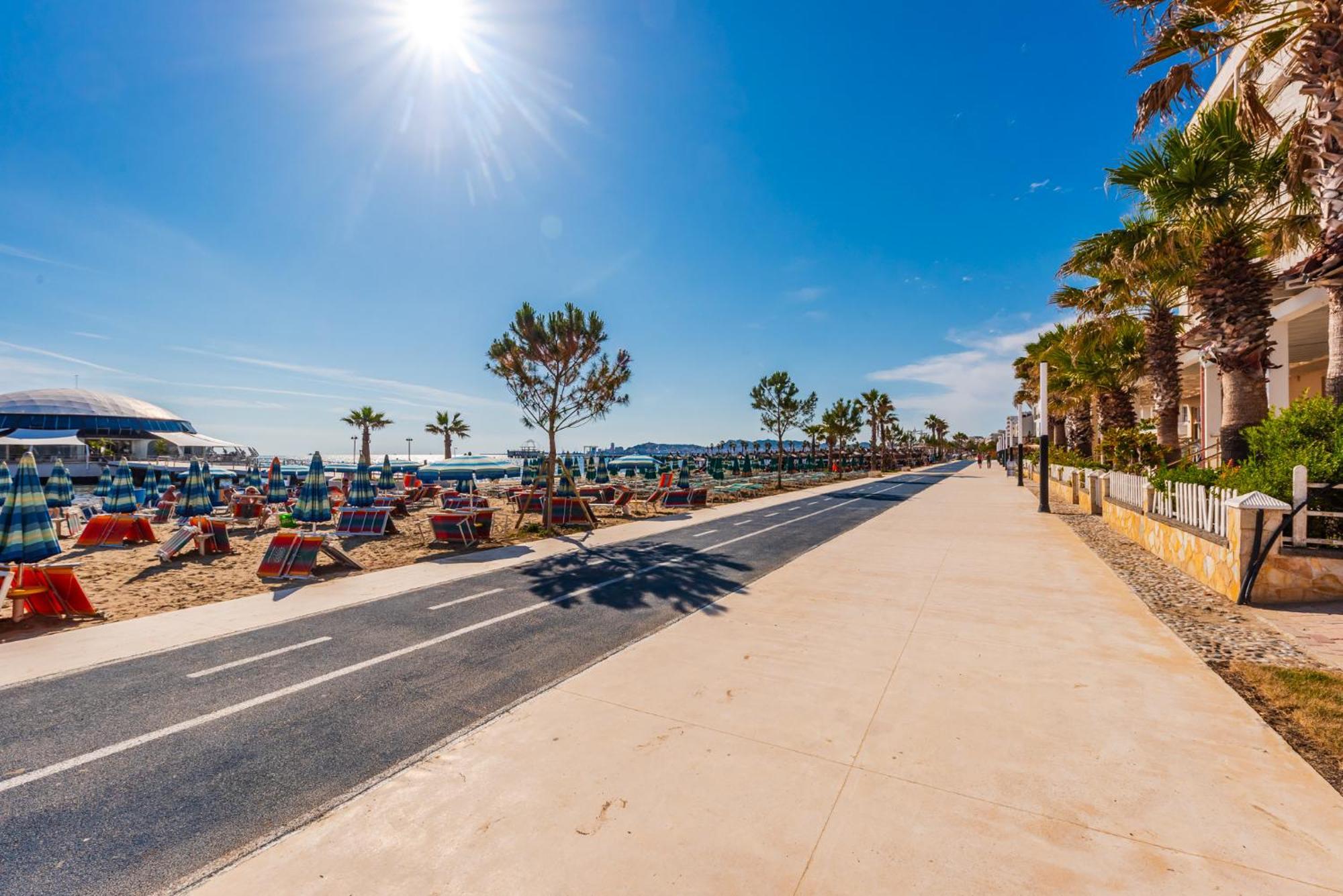 Sea View Apartments Eldo Durrës Extérieur photo