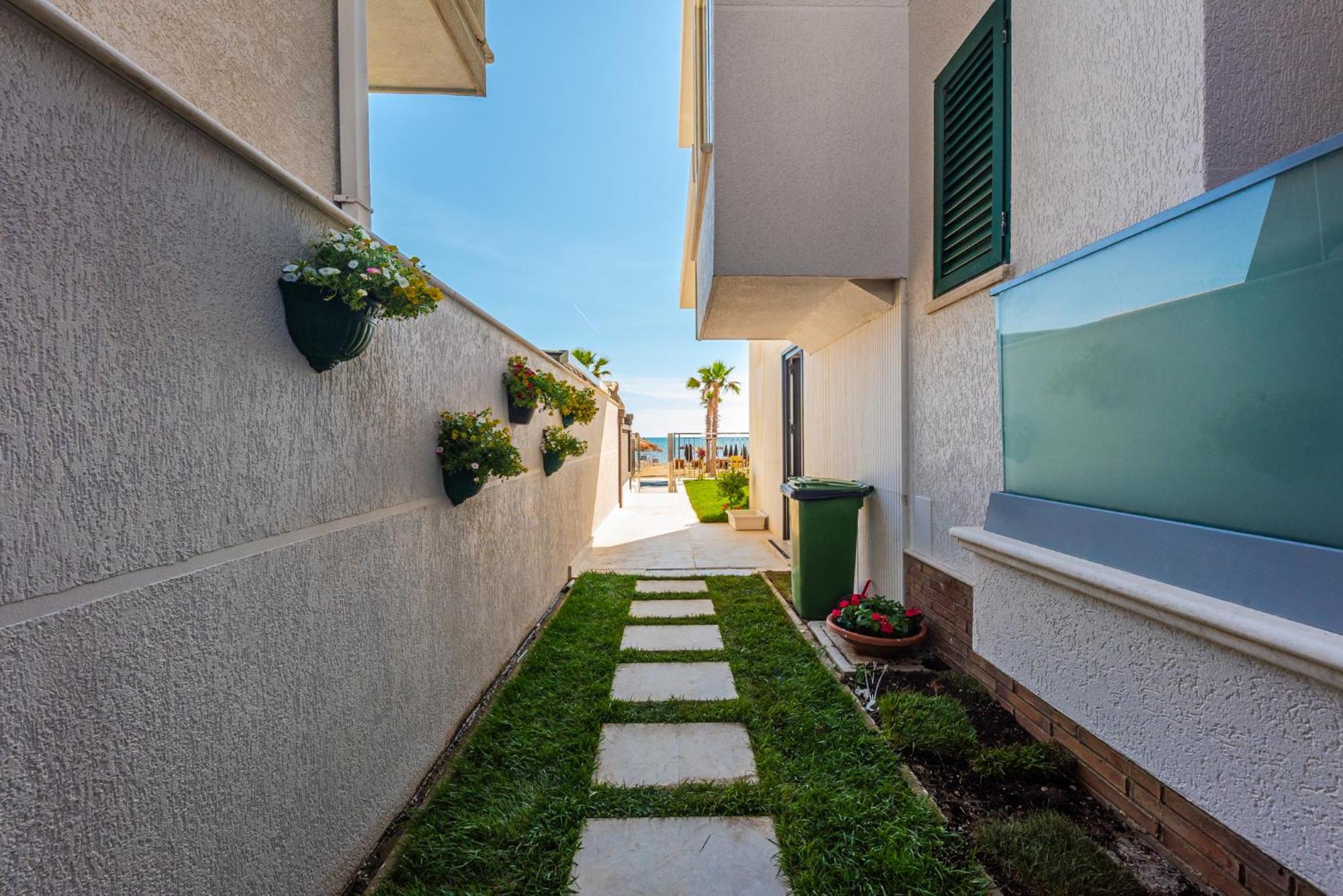 Sea View Apartments Eldo Durrës Extérieur photo